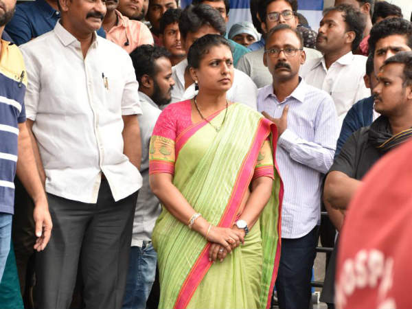 జగన్ వద్దకు నేతల క్యూ