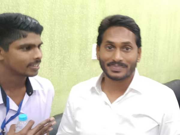 దాడి గురించి జగన్కు ముందే తెలుసు, ఎలాంటి హావభావాలు లేవు