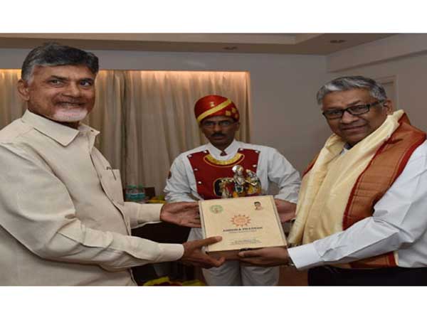 సిజేతో...చంద్రబాబు భేటీ