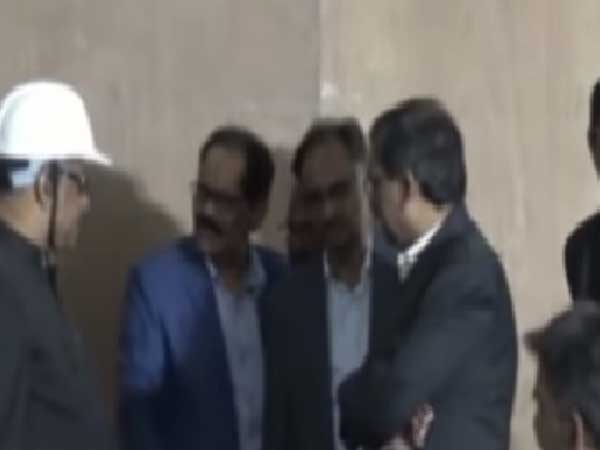 సిజేతో...న్యాయమూర్తుల బృందం