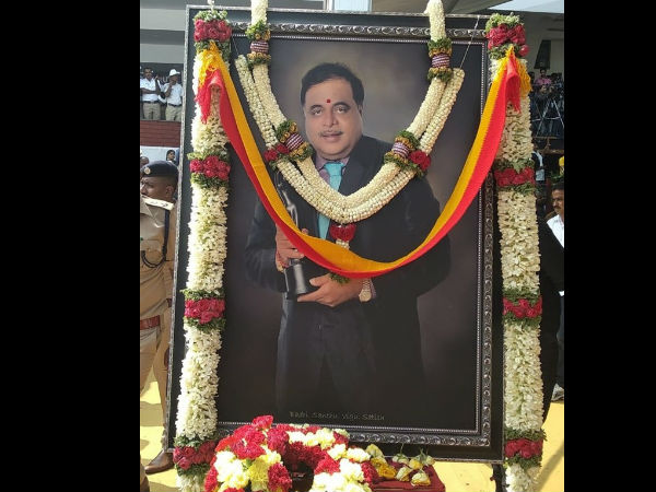 సంస్కారం లేదు