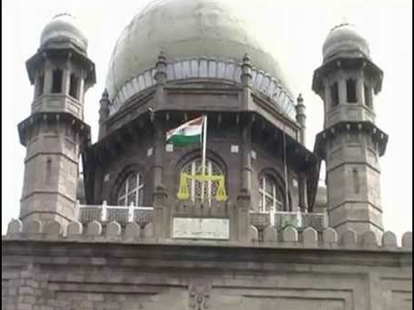 High Court postponed Jagan attack case hearing to Monday High Court postponed Jagan attack case hearing to Monday