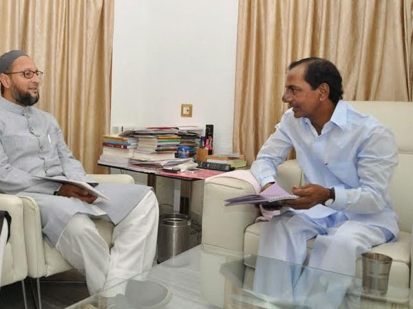 రూ.25 కోట్లు ఇచ్చినా అసదుద్దీన్ అలా చేయరు