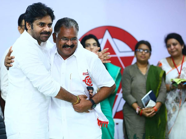 కాంగ్రెస్ పార్టీపైన జనసేన ప్రభావం..! పవన్ పార్టీలోకి క్యూ కడుతున్న నేతలు.!!