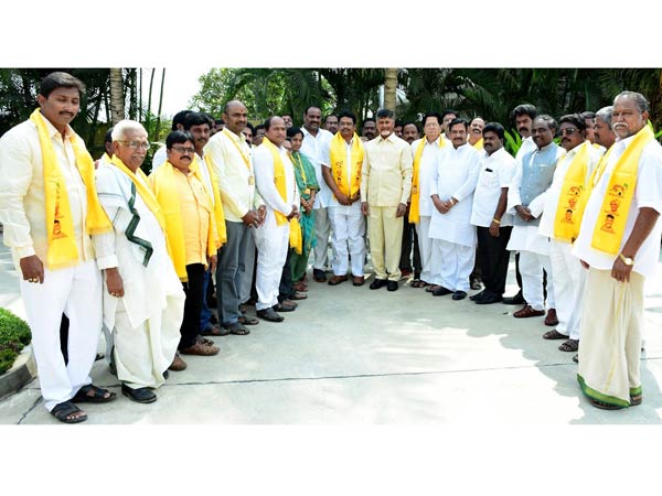 సిట్టింగ్ ఎమ్మెల్యేల్లో...ఆందోళన