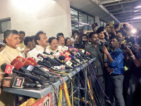 గంటసేపు స్టాలిన్తో చర్చలు
