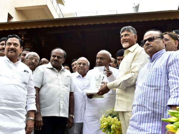 2019లో 1996 పునరావృతం