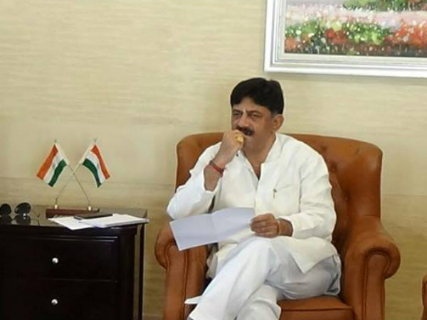 ఐటీ దాడులు