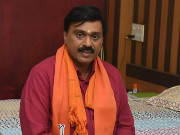 బైక్ లో వైకాపా మాజీ ఎమ్మెల్యే