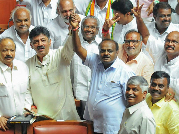 Thanks giving conference in Bellari by congress-jds for big win in Lok sabha by elections 2018. Thanks giving conference in Bellari by congress-jds for big win in Lok sabha by elections 2018.