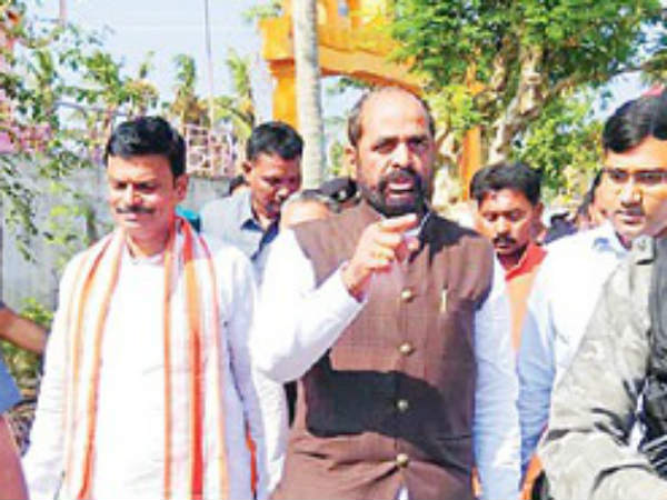శ్రీకాకుళంలో...కేంద్ర మంత్రి పర్యటన