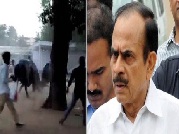 Hyderabad:Deputy CM Mahmood Ali escapes safely in a bulls attack in Sadar Utsav Hyderabad:Deputy CM Mahmood Ali escapes safely in a bulls attack in Sadar Utsav