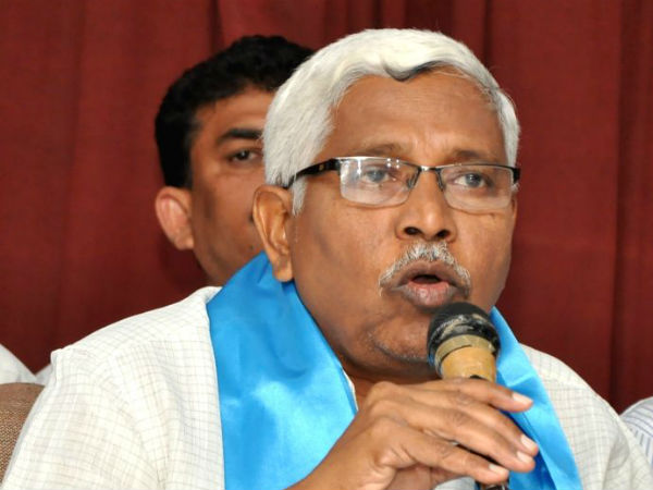నీ మాటలు నమ్మేందుకు చెవుల్లో పూవులు లేవు