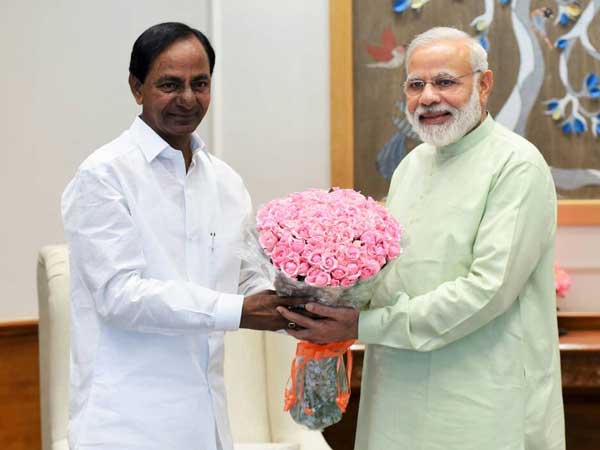 మోడీని ఏకిపారేసిన కేసీఆర్