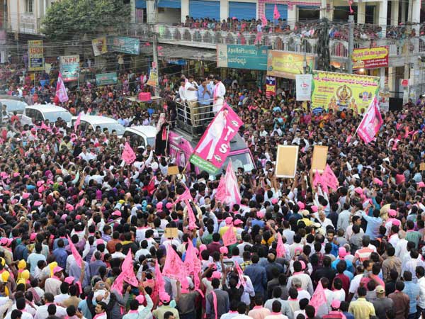 సుహాసినిని గెలిపిస్తే.. కేటీఆర్ హెచ్చరిక