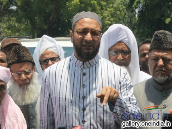MIM president Asaduddin Owaisi alleges that congress had offerd bribe to cancel his public meeting MIM president Asaduddin Owaisi alleges that congress had offerd bribe to cancel his public meeting