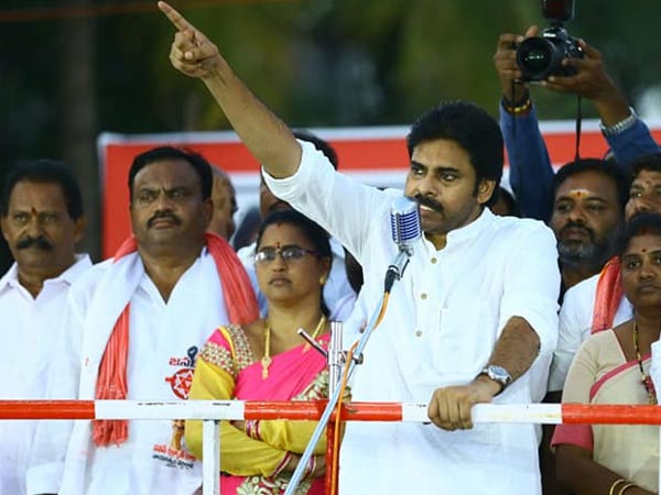 తెలంగాణలో మనమే తిరగగలం, తిడుతుంటే కేసీఆర్కు చెప్పా