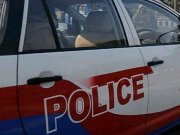 అప్పట్లో ఇంటెలిజెన్స్ పోలీసుల కలకలం