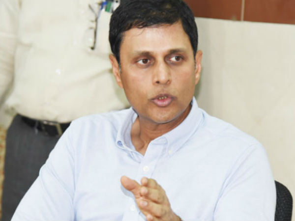 డబ్బుల వరద.. 90.72 కోట్లు సీజ్