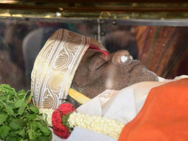ఏది నిజం అంటున్న ఫ్యాన్స్