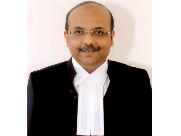 అనుమానాస్పద స్థితిలో మృతి చెందిన జస్టిస్ ప్రకాష్ తోంబ్రే, అడ్వకేట్ శ్రీకాంత్