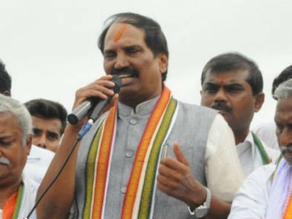కేంద్రాన్ని ఎందుకు ప్రశ్నించడం లేదు?