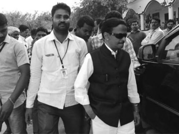 నామినేషన్ వేయకుండానే వెనుదిరిగిన వేణుమాధవ్