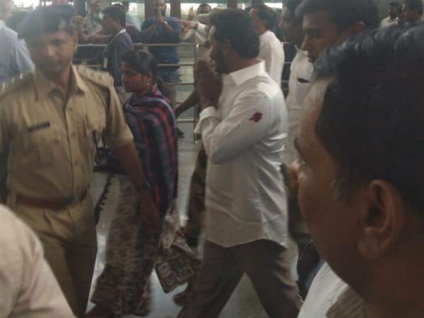 జగన్ తరఫు లాయర్ స్పందన
