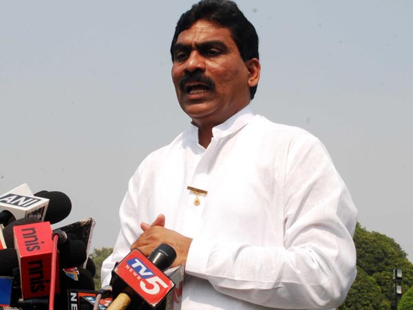 అసలు ఎగ్జిట్ పోల్ నిర్వహించారా..టిఆర్యస్ అనుమానం..