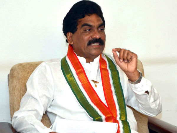 ఆదిలాబాద్లో గిరిజనులు కూడా కాంగ్రెస్ వైపే ఉన్నారు