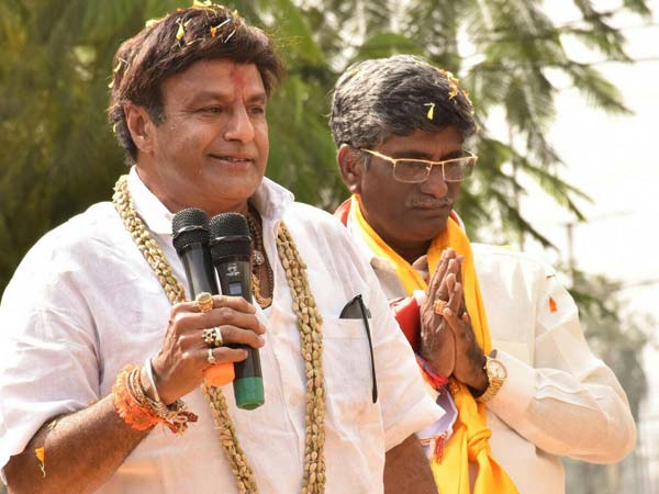 సుహాసినిని గెలిపించండి