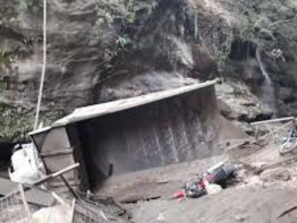 The 115 years oldest bridge in the state of Uttarakhand has collapsed. The 115 years oldest bridge in the state of Uttarakhand has collapsed.