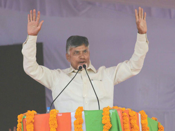 చిన్న లాజిక్ మిస్ అయిన చంద్రబాబు