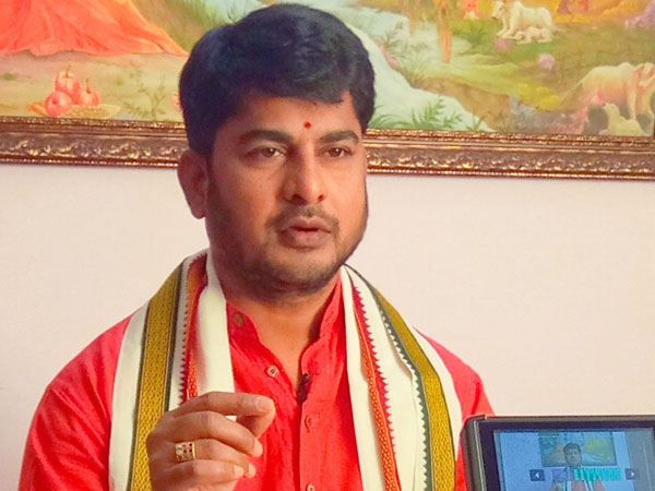 జ్యోతిష్య పండితులు ఏం చెప్పారంటే