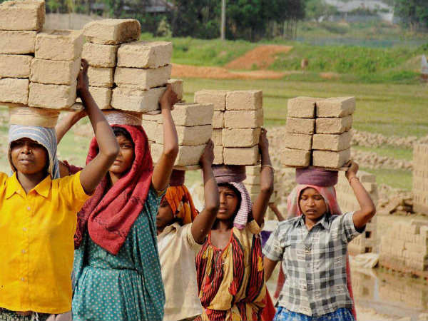 The minimum wage code can be penalized up to 10 lakhs for not adhering to it. The minimum wage code can be penalized up to 10 lakhs for not adhering to it.
