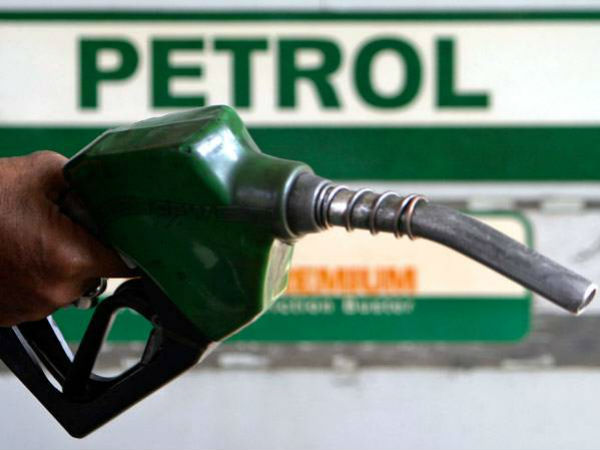 Fuel Rates Touch New Low For 2018, Petrol Below Rs. 69-Mark In Delhi Fuel Rates Touch New Low For 2018, Petrol Below Rs. 69-Mark In Delhi