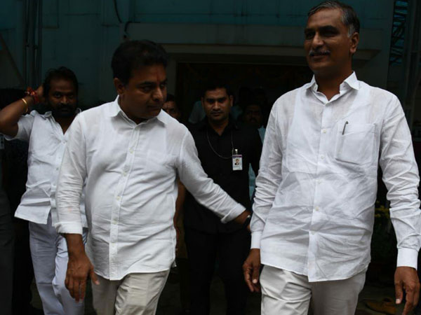 ఉద్యమంలో హరీష్ రావు, కేటీఆర్కు ఎక్కువ ప్రాధాన్యత