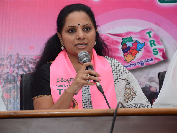 TRS MP kavitha sends legal notice to Madhu Yashki TRS MP kavitha sends legal notice to Madhu Yashki