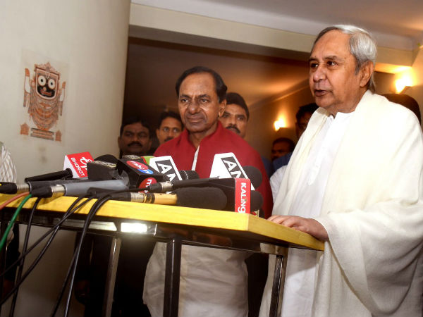 తెలంగాణలో రెండోసారి అదికారంలోకి టీఆర్ఎస్..! దేశ రాజకీయాల్లో దూకుడు పెంచిన కేసీఆర్..!