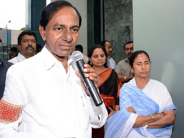 థర్డ్ ఫ్రంట్ లో కీలక భూమిక పోషించిన మమత..! మెల్లగా స్వరం మార్చుతున్న దీదీ..!!