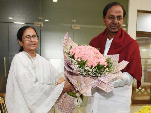 మమత, అఖిలేష్ అటువైపు మొగ్గు చూపుతున్నారా