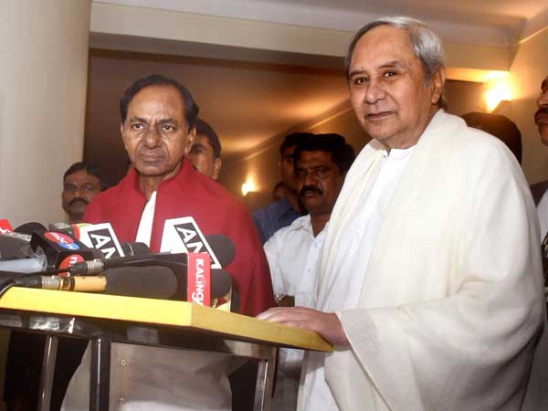 వారేం మాట్లాడుకున్నారో తెలియదు