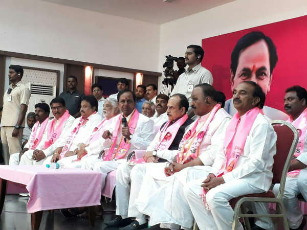 రెండు పార్టీలు వరస్ట్