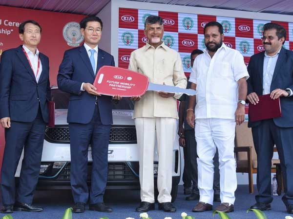 Land Scam in KIA Motors : Vijaya sai reddy on TDP leaders.. Land Scam in KIA Motors : Vijaya sai reddy on TDP leaders..