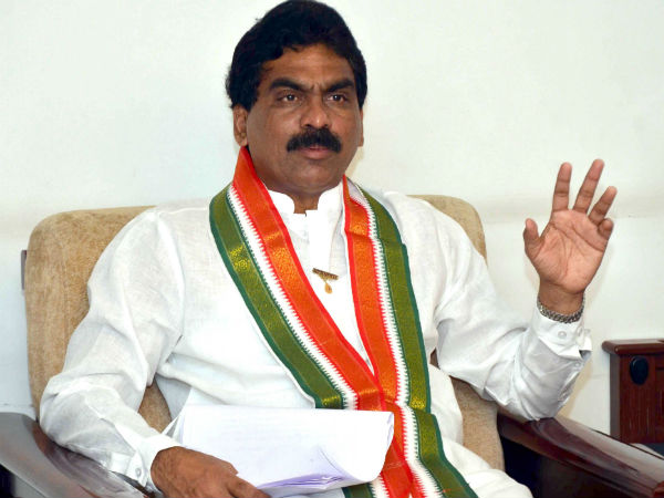దుమారం చెలరేగింది అందుకే ఆగాను
