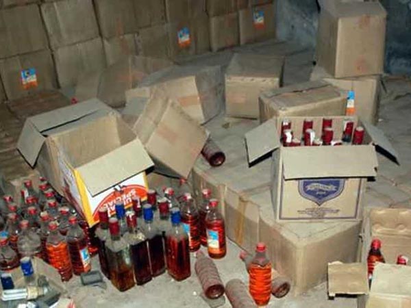మాయమైన వెయ్యి లీటర్ల మద్యం