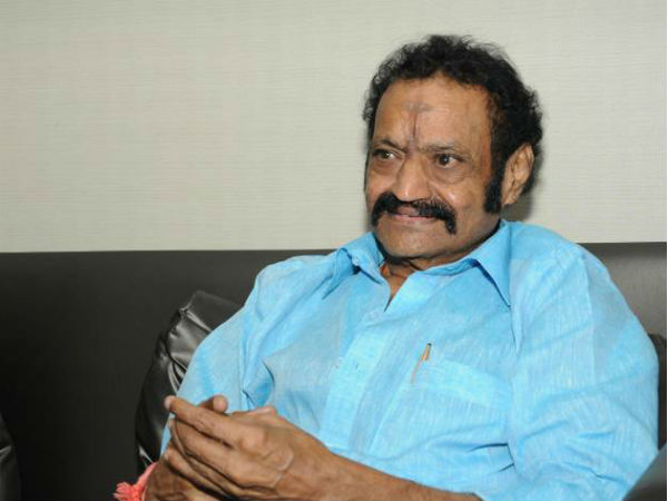 హరికృష్ణ మృతదేహం వద్దే అలా చేశాడు