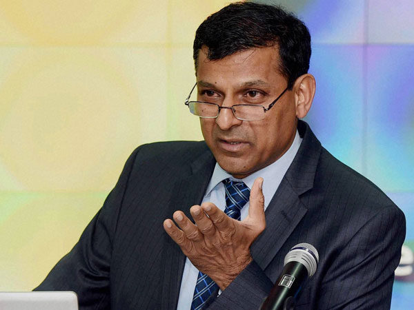 Banning High Value Notes Dragged Indias Economic Growth Down, Says Raghuram Rajan Banning High Value Notes Dragged Indias Economic Growth Down, Says Raghuram Rajan