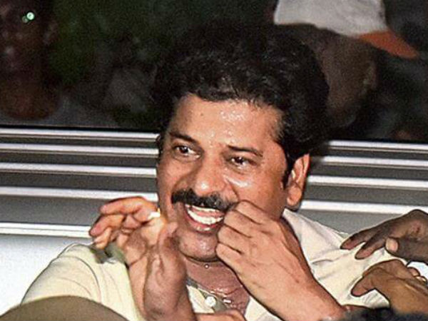 రేవంత్ రెడ్డి అరెస్ట్, హైడ్రామా