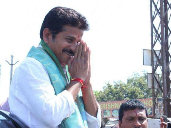 రేవంత్ రెడ్డిని నిలవరించేందకు గులాబీ పార్టీ కుట్ర..! అనుమానం వ్యక్తం చేస్తున్న రేవంత్ రెడ్డి..!